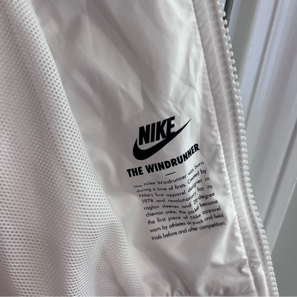 Nike Windrunner White Black Full Zip Up Lightweight Hooded Jacket Small - Picture 12 of 13